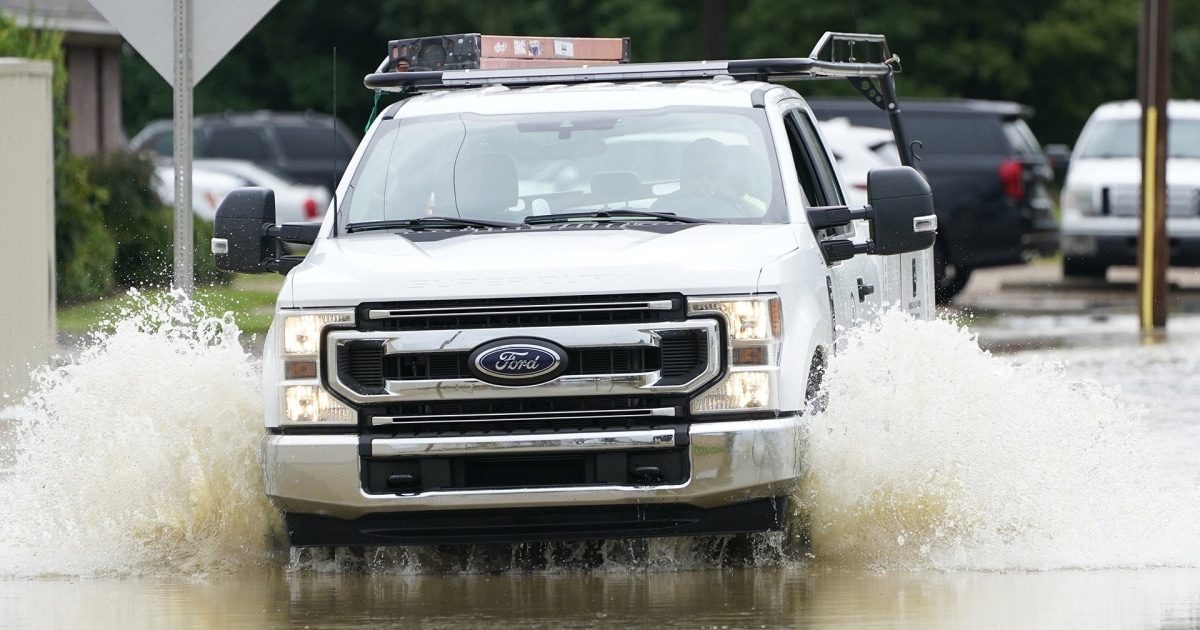 Mississippi flash flooding prompts rescues for desperate residents