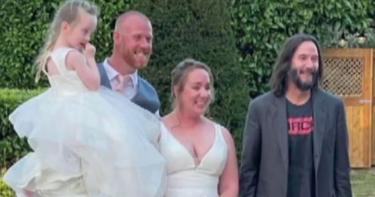 Watch Keanu Reeves surprise newlyweds at wedding reception | Flipboard