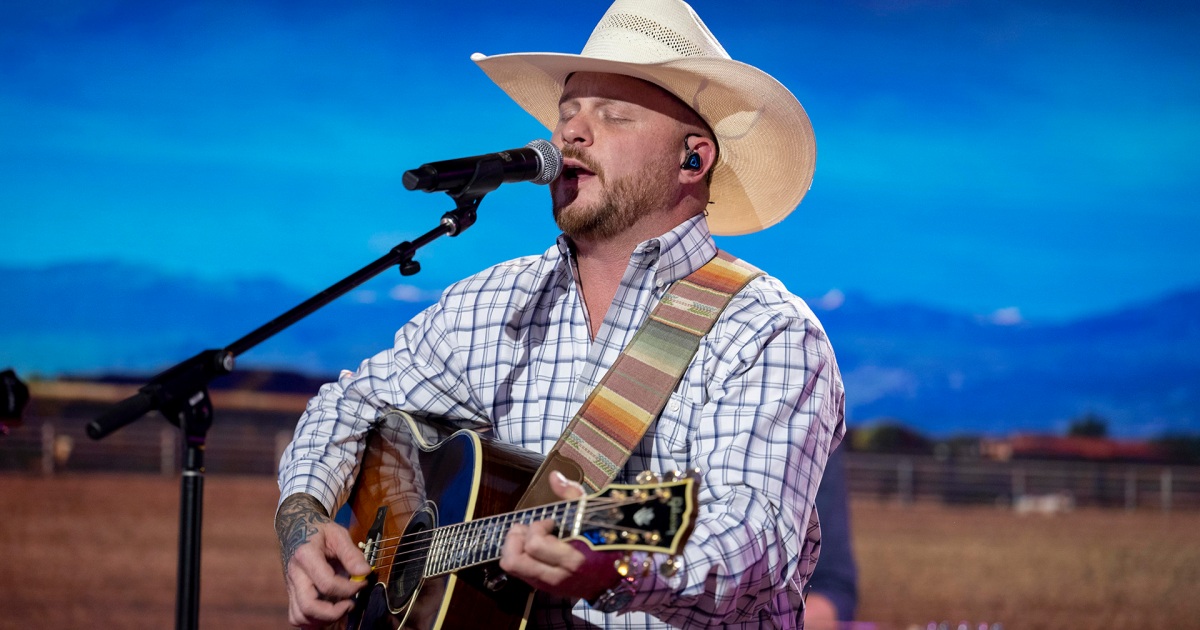 Country star Cody Johnson performs ‘Human’ live on TODAY