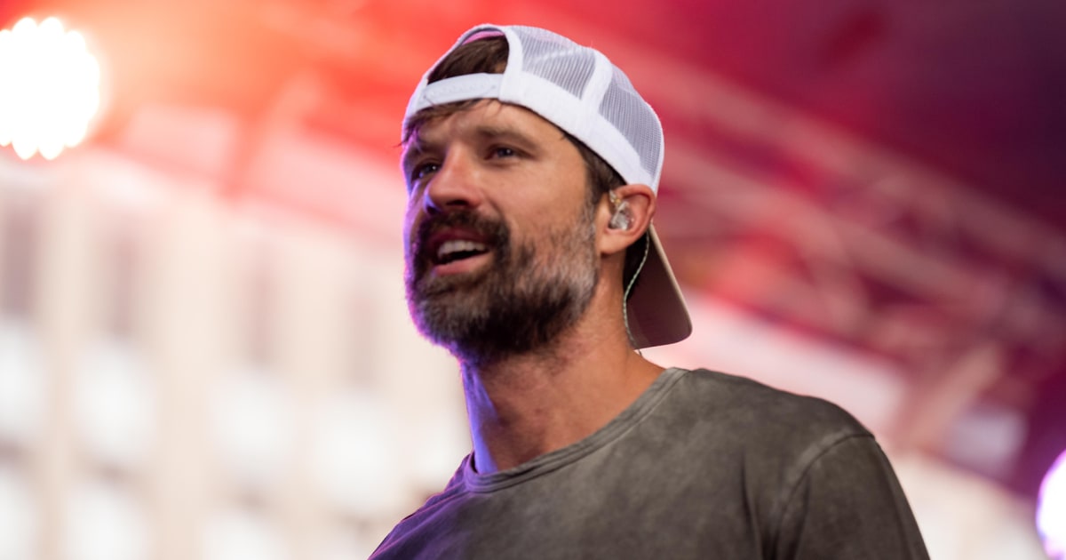 Walker Hayes performs smash hit ‘Fancy Like’ live on the TODAY