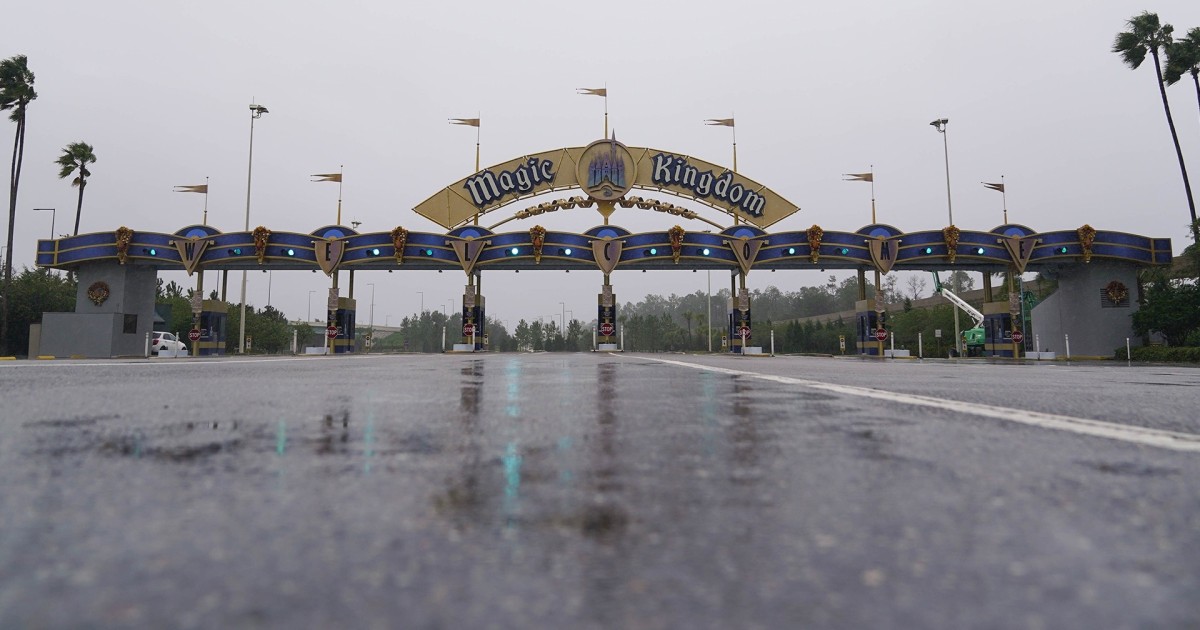 Hurricane Ian shuts down Disney World, Orlando theme parks