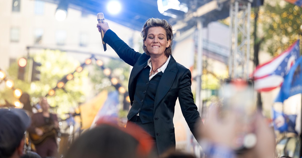 Brandi Carlile sings classic hit 'The Joke' live on TODAY