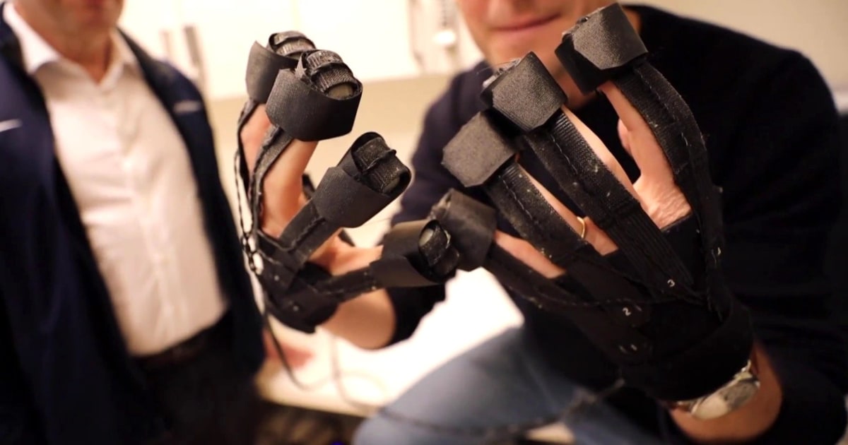 Scientists develop glove that eliminates Parkinson’s tremor