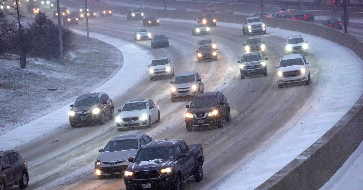 Blizzard warning in effect as winter storm sweeps across US