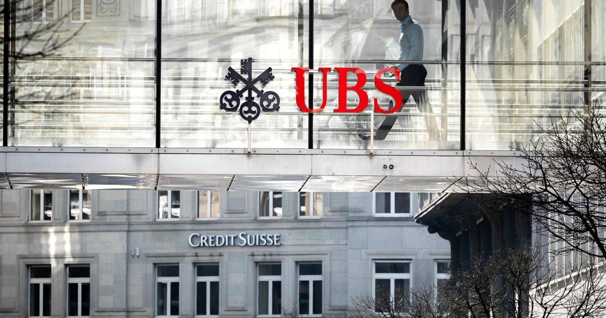 New York Community Bank agrees to buy portion of Signature Bank