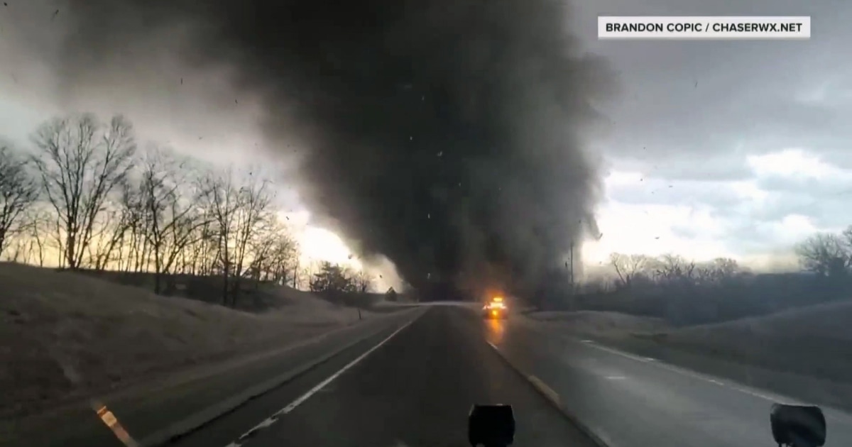 Tornado outbreak in South and Midwest leaves at least 25 dead
