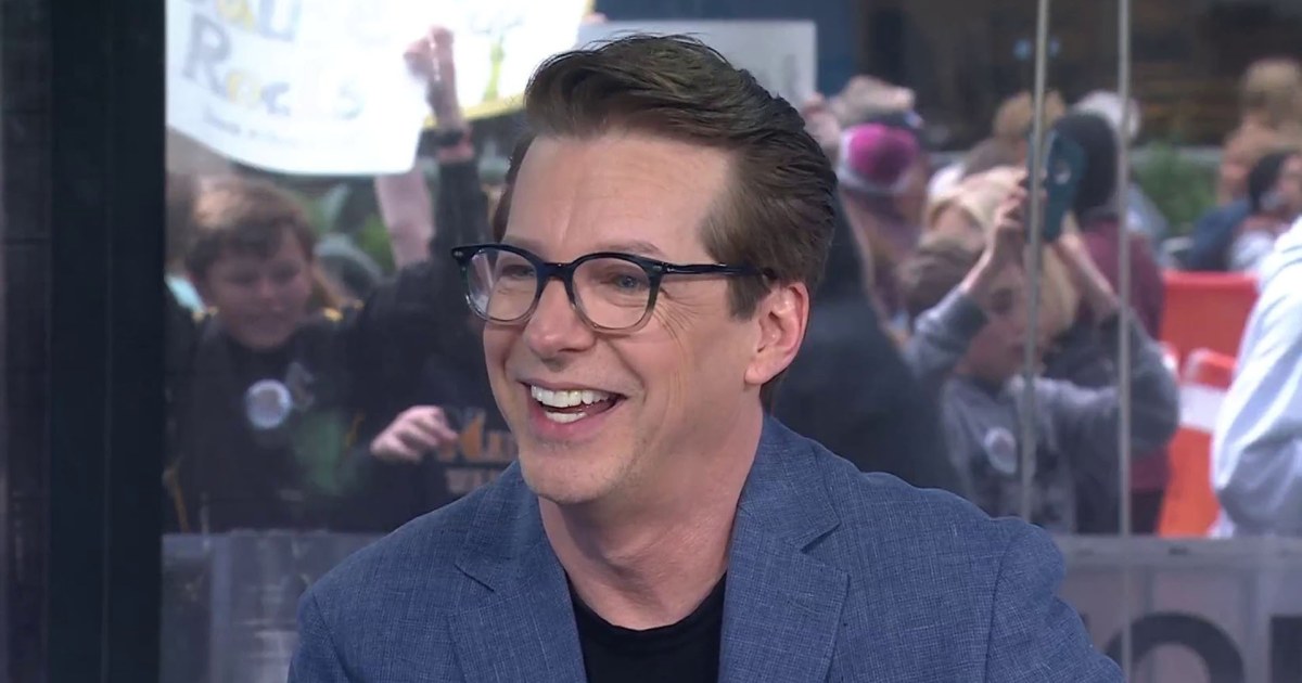Sean Hayes talks new Broadway show, book, ‘Smartless’ podcast