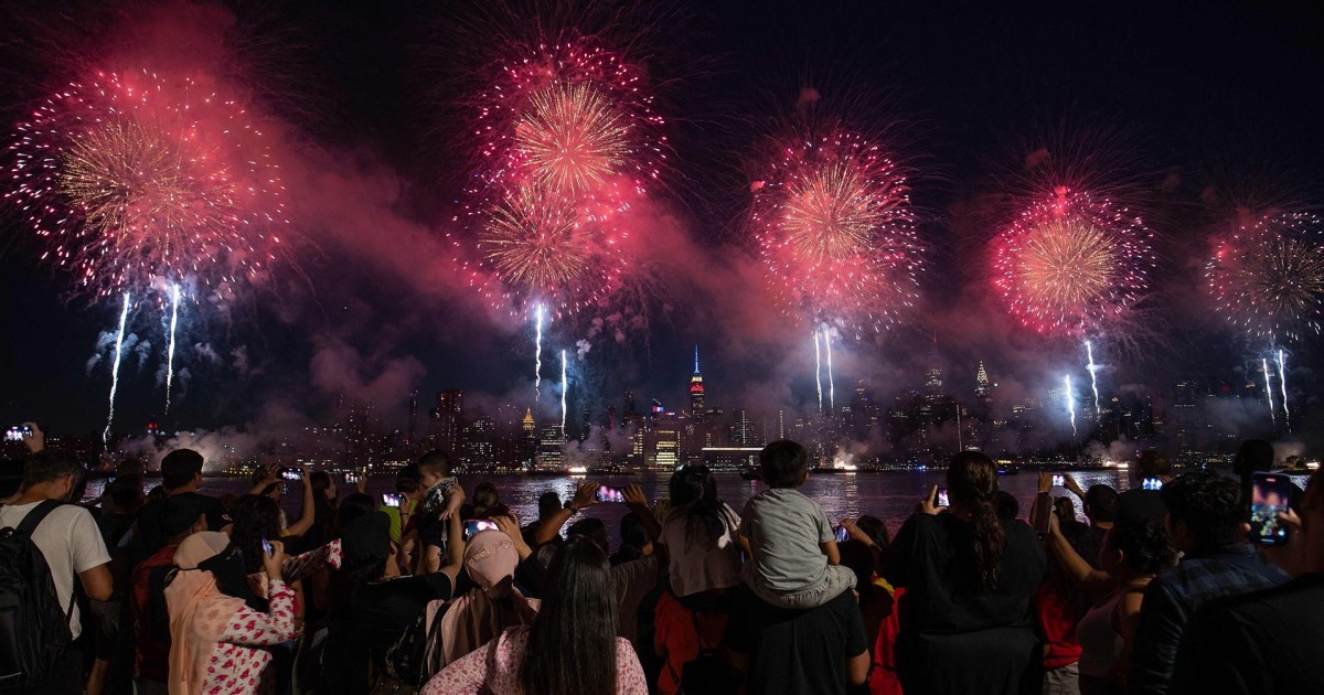 Las Vegas sphere makes debut with July 4th fireworks display | Flipboard