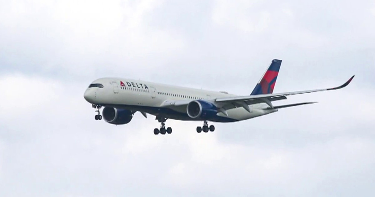 11 hospitalized after Delta flight experiences severe turbulence