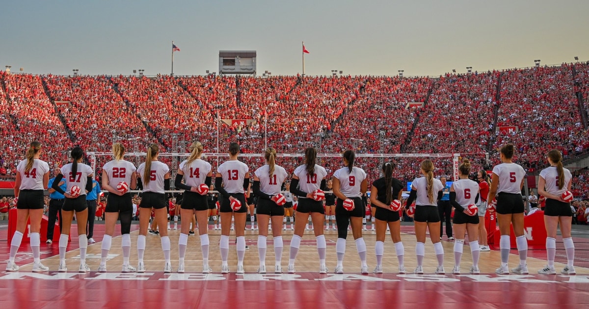 Nebraska volleyball team sets world record for women’s sporting event