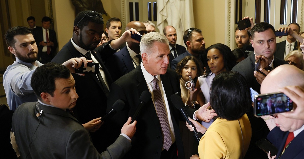 Lawmakers scramble to avoid government shutdown