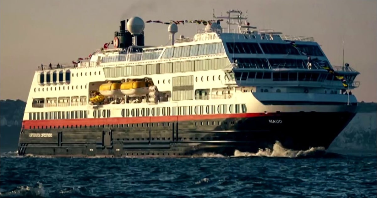 Norwegian cruise ship loses power after damage from ‘rogue wave’
