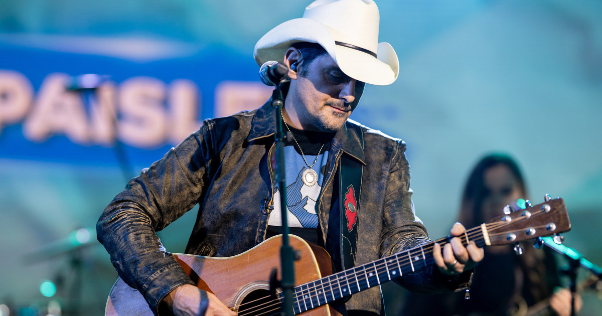 Brad Paisley performs The Medicine Will live on TODAY