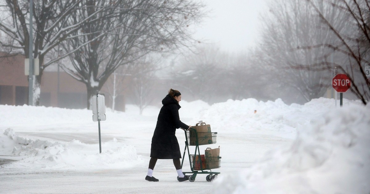Arctic blast sweeps much of the US impacting 76 million people