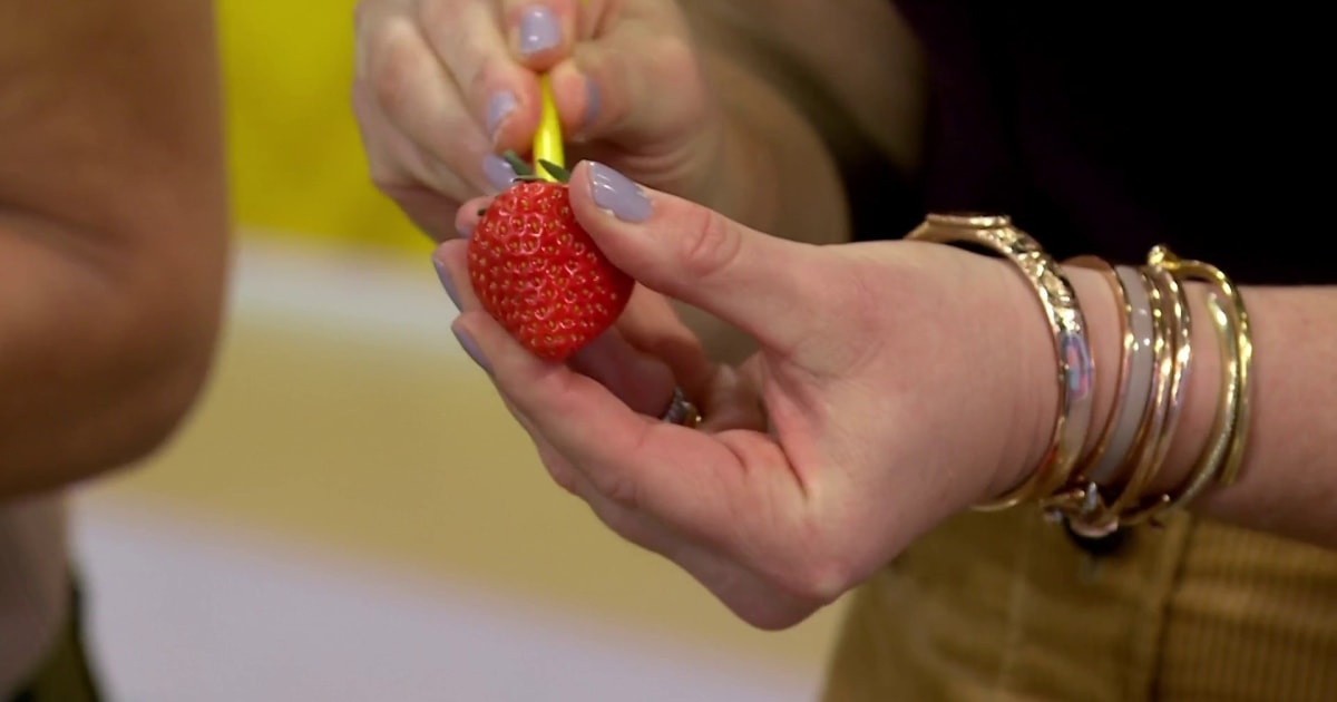 Hoda & Jenna test popular kitchen hacks See what works!