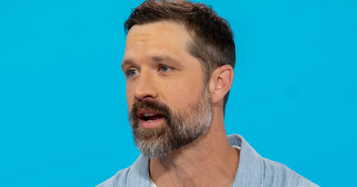 Walker Hayes talks sobriety journey, new album ‘Sober Thoughts’(01)