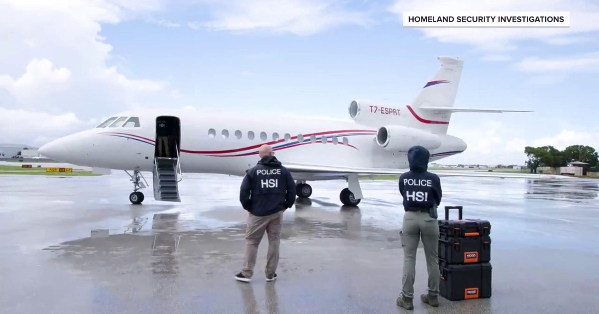 US seizes Venezuelan President Nicolás Maduro's plane