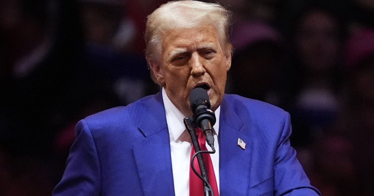 Trump campaign faces growing outrage over racist rhetoric at MSG Trump campaign faces growing outrage over racist rhetoric at MSG