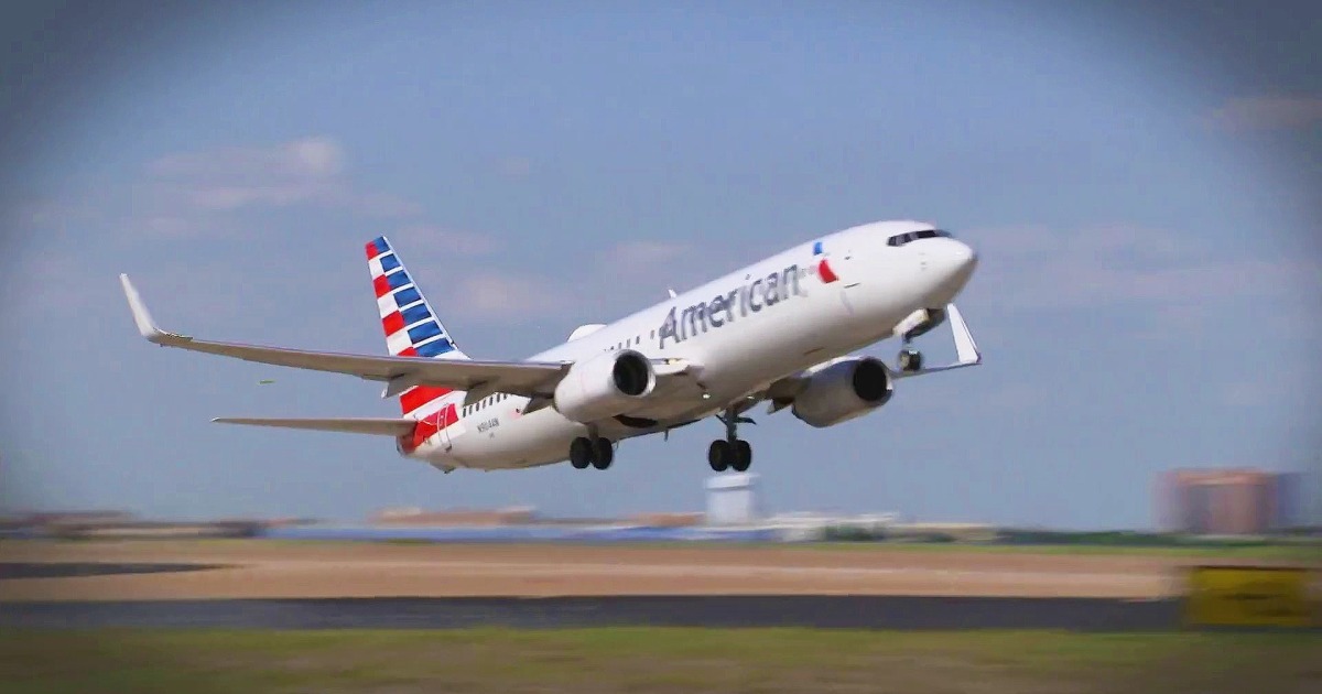 How American Airlines’ maintenance crew preps for holiday travel