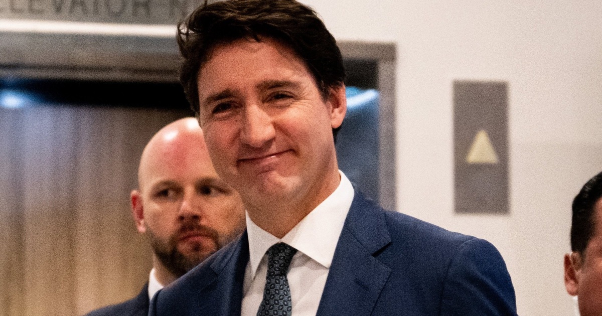 Canadian PM Justin Trudeau meets with Trump amid tariff threat