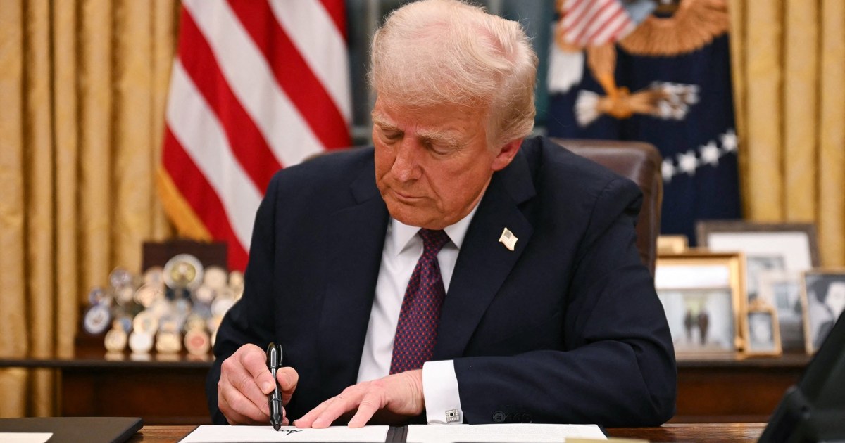 Which executive orders did Trump sign on first day of 2nd term?