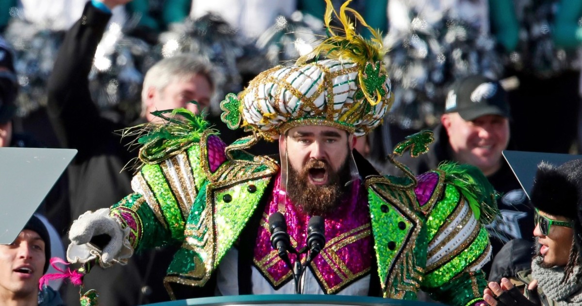 Fans celebrate Eagles Super Bowl win with parade in Philadelphia