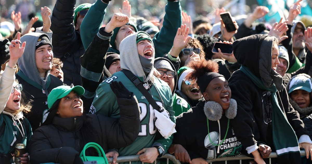 Eagles fans line streets for Super Bowl victory parade in Philly