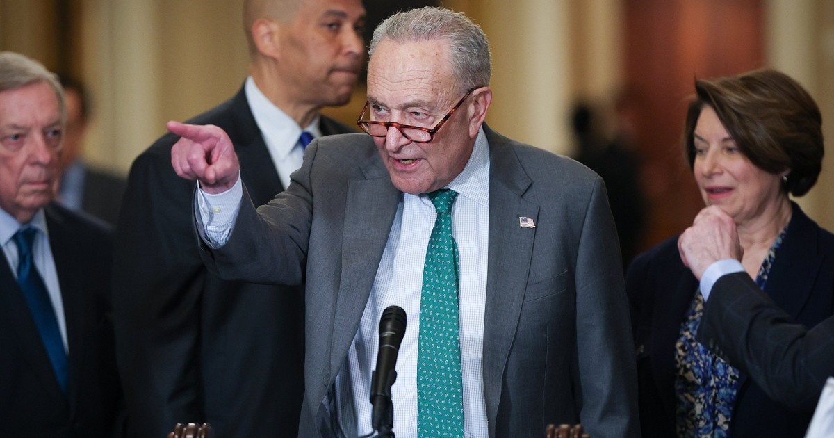 Democrats react to Schumers plan to vote for GOP funding bill