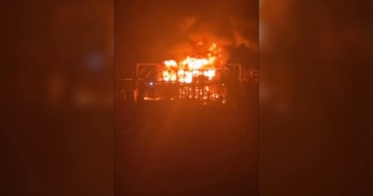 Massive fire, power outage shuts down London’s Heathrow Airport