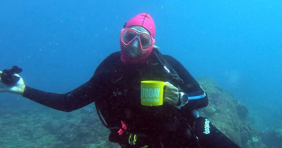 Fan scuba dives with Sunday TODAY mug in Bali
