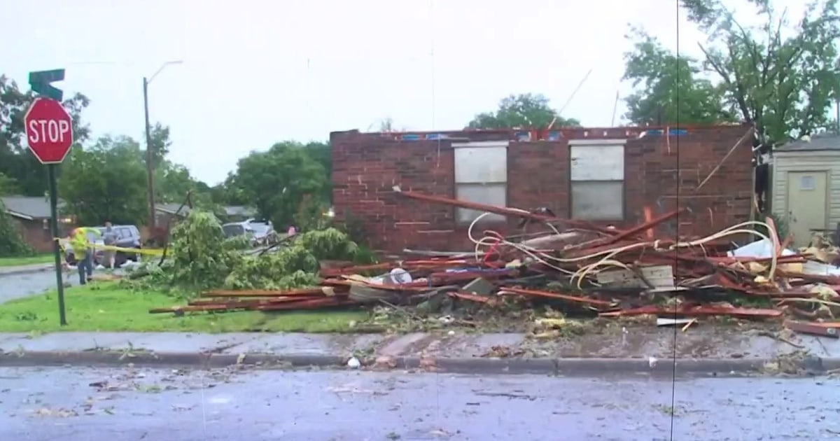 Residents in South Clean up After at Least 2 Destructive Tornadoes