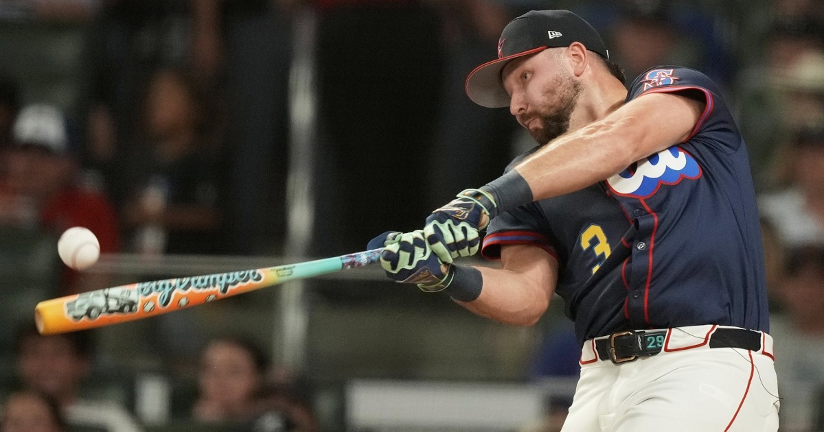 Cal Raleigh Makes History as 1st Catcher to Win Home Run Derby