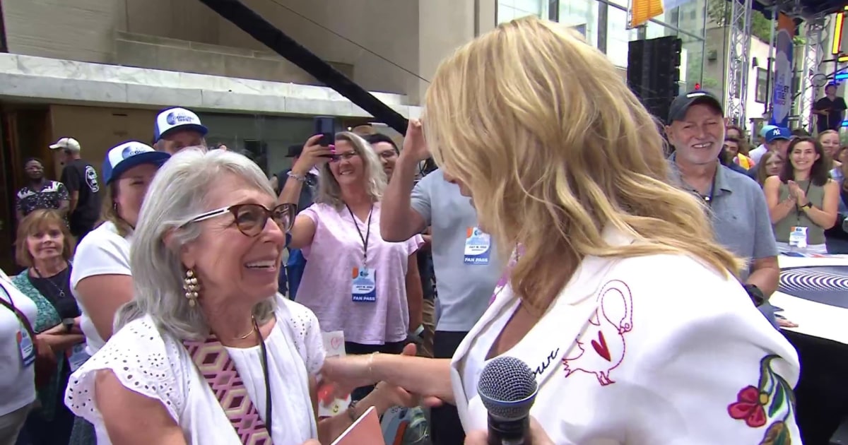 Trisha Fan Trisha Yearwood Helps Fan Cross Off Bucket List Item on TODAY!