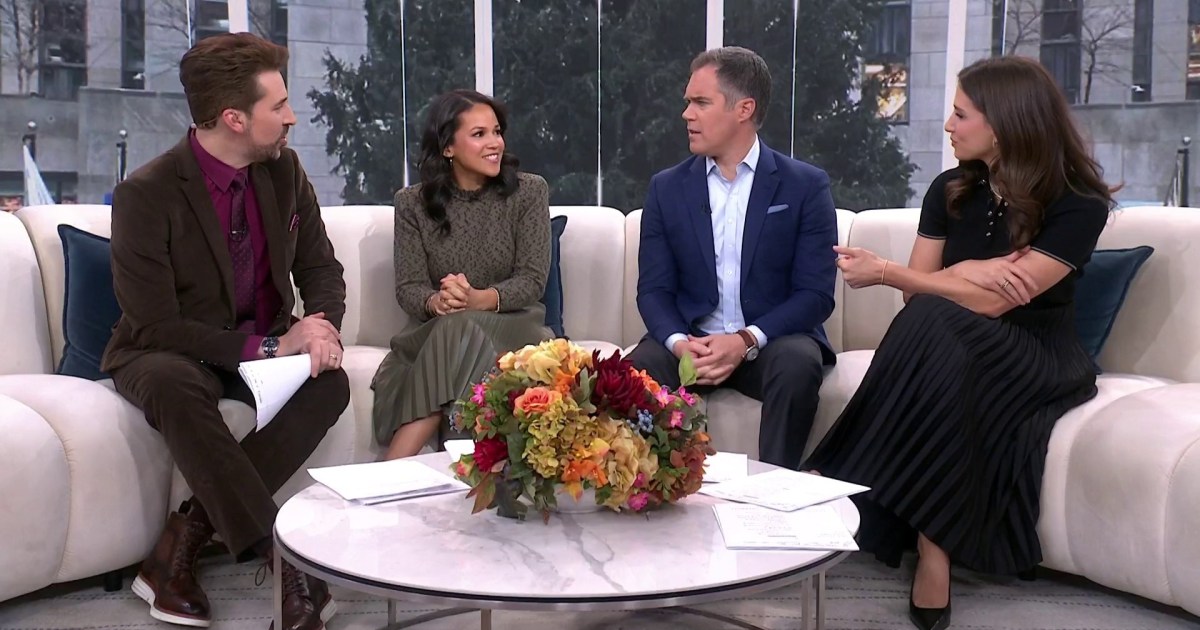 Weekend Wrap: Holiday Songs, Small Business Saturday, More