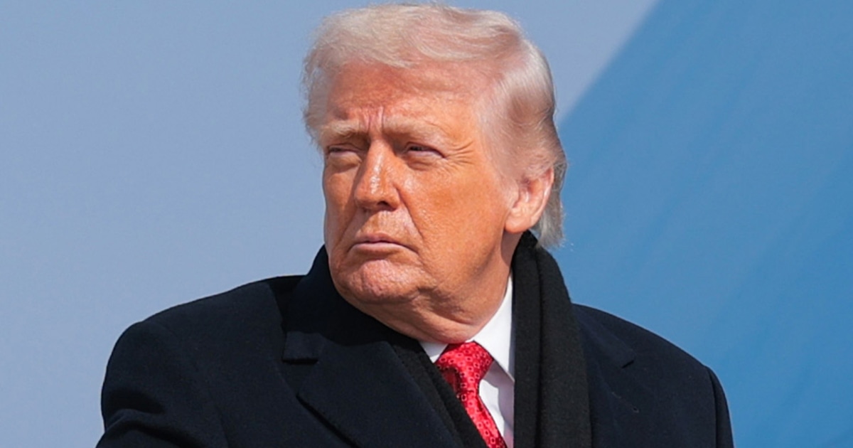 Trump Heads to Davos With EU on Edge Over Greenland Threats