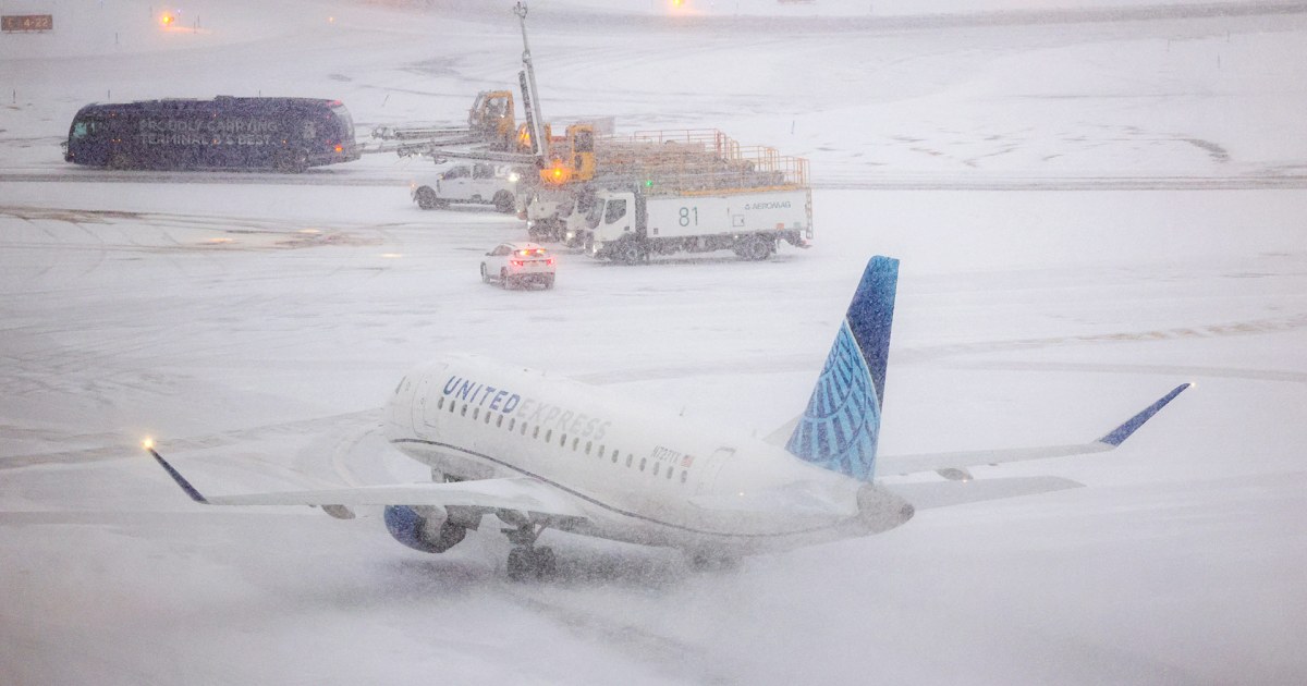 Airlines Scramble to Resume Flight Schedule After Winter Storm