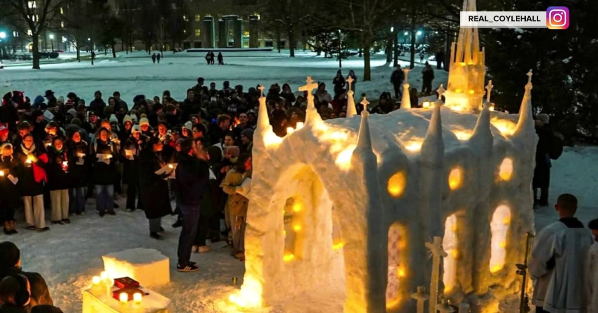 Notre Dame Students Build Chapel Out of Ice and Host a Mass