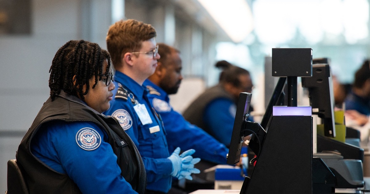 Airline CEOs Call on Congress to Fund TSA Amid Travel Chaos