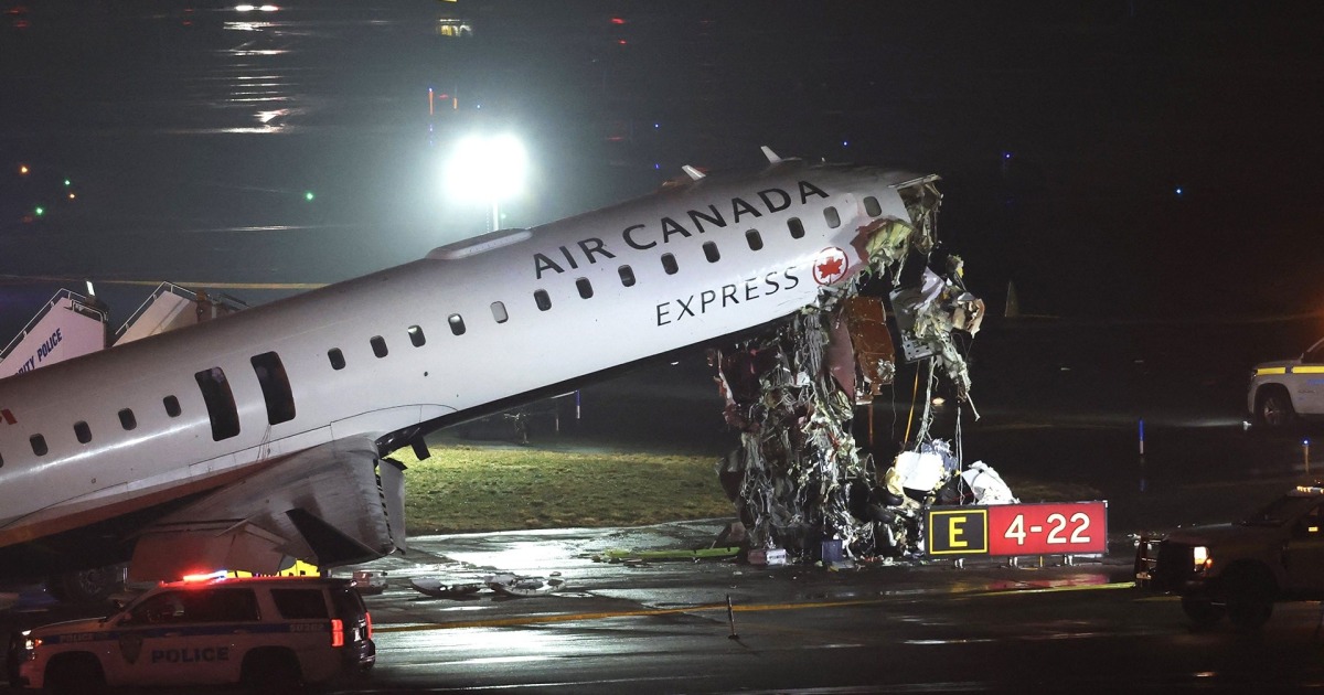 Canada Air Jet and Firetruck Collide at LaGuardia, Killing 2 Pilots