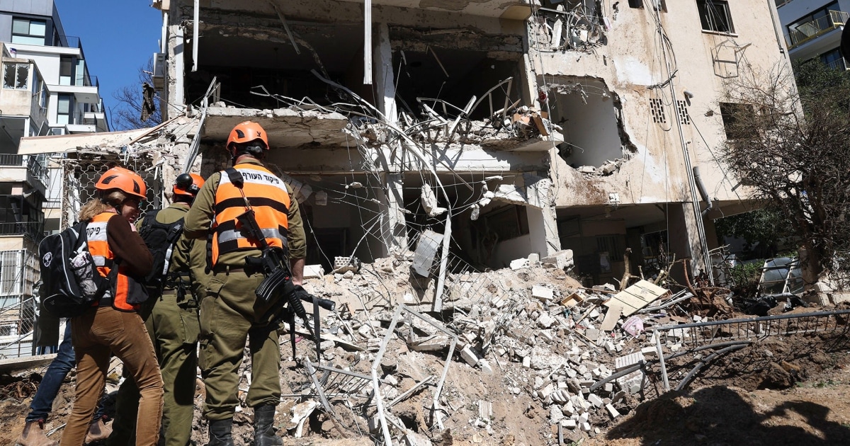 Iran Fires New Wave of Missiles Amid Trump’s Peace Talks Claims