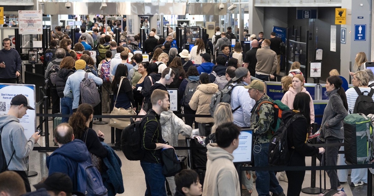 TSA Pay to Resume As Airport Security Bottleneck Persists