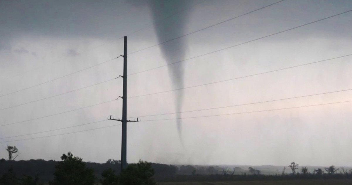 More Storms Sweep Across Midwest as Record Heat Spreads East
