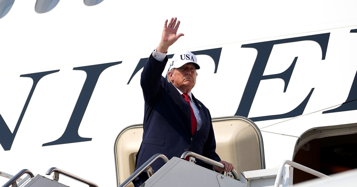 Trump Made 327 Stock Trades 1 Day Before Tariff Pause: Filings