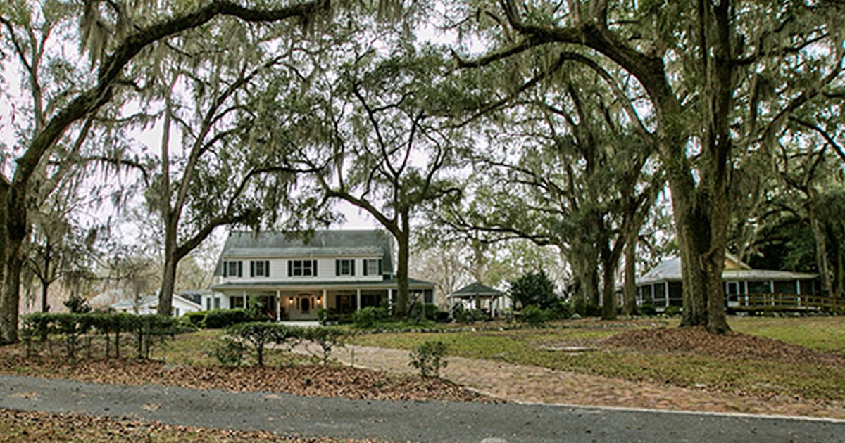 See this expansive Florida plantation that's on the market