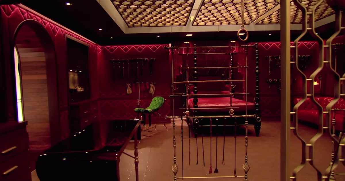 Watch Fifty Shades Behind The Scenes Clip Inside The Red Room 