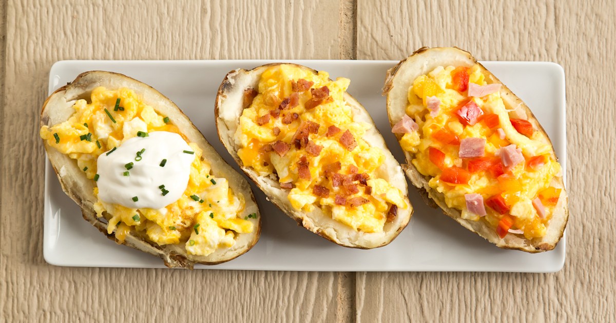 Eggs cheese peppers. Baked potato with egg. baked potato with cheese. potato boats. potatoes, egg and cheese burrito.