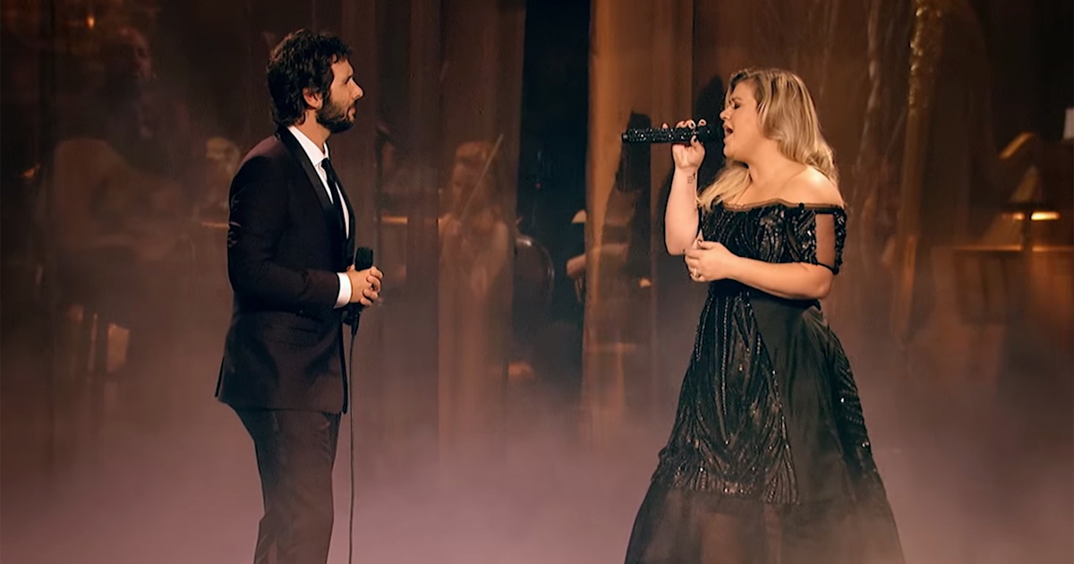 Kelly Clarkson, Josh Groban perform exquisite live version of 'All I Ask of  You'