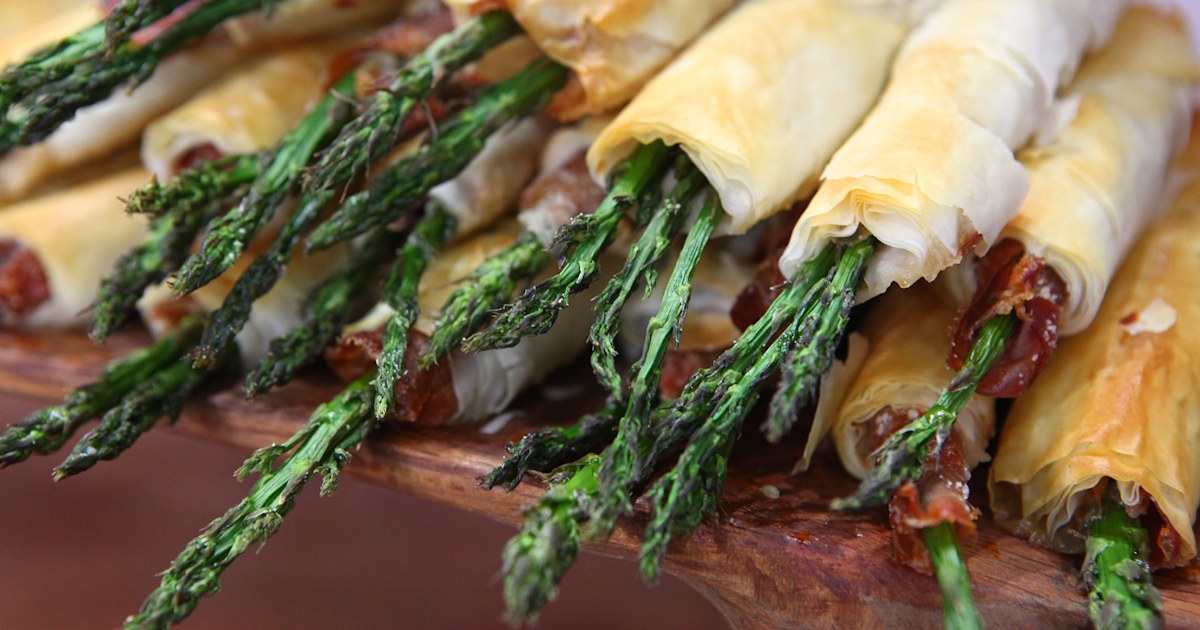 Phyllo & Prosciutto Asparagus Cigars