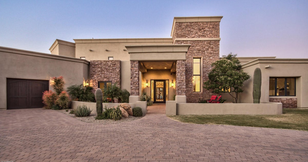 Sarah Palin is selling her equestrian Arizona home — take a tour!