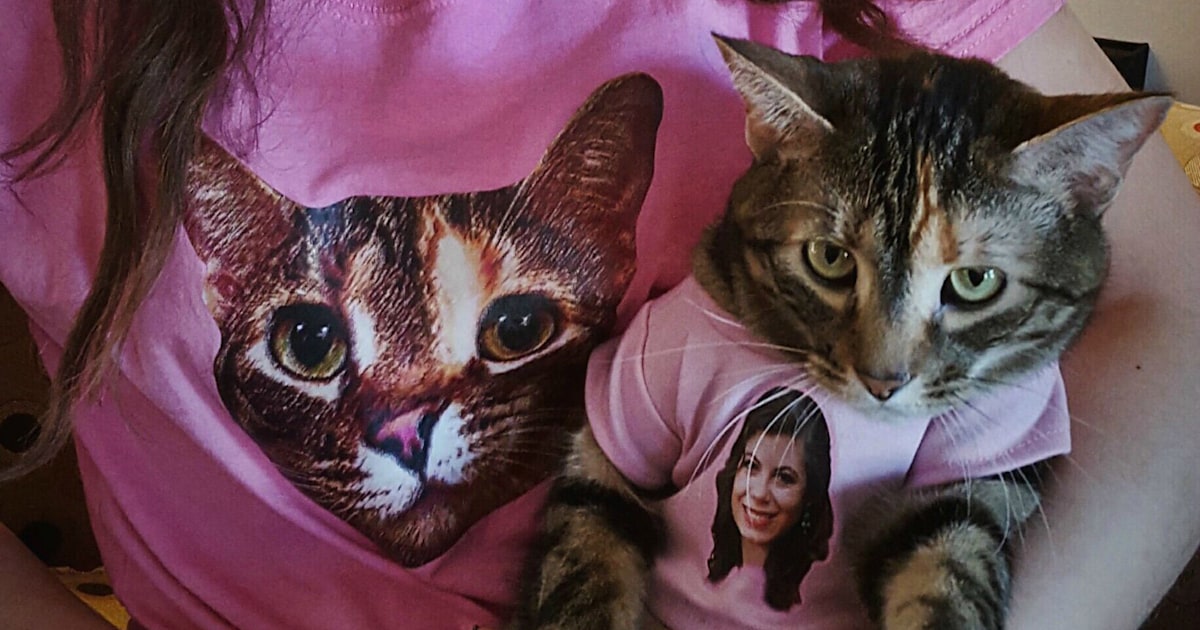 Owner and her cat wear hilarious matching T-shirts